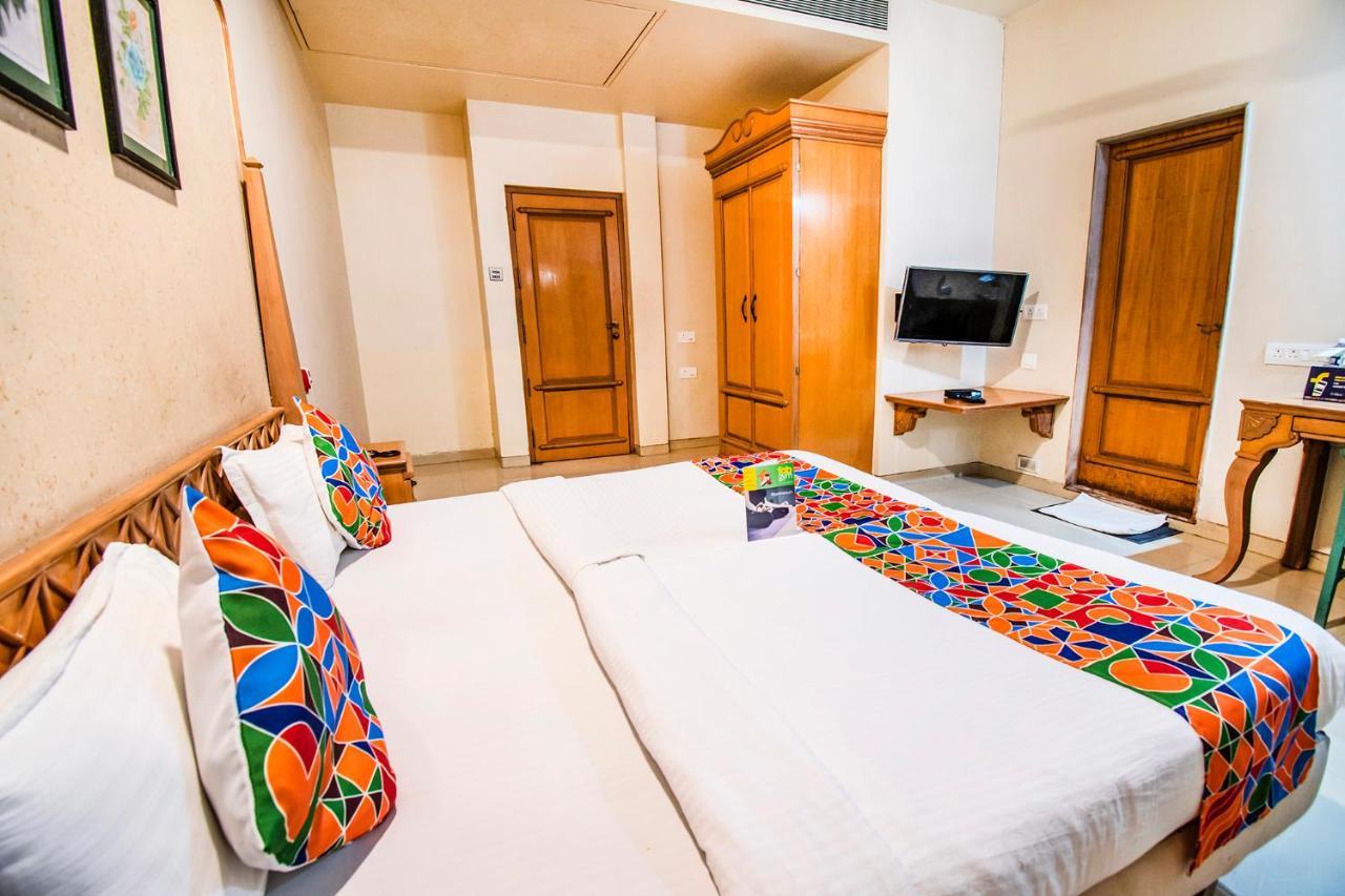 Collection O Hotel Rajwada Near The Pavillion Пюн Екстериор снимка