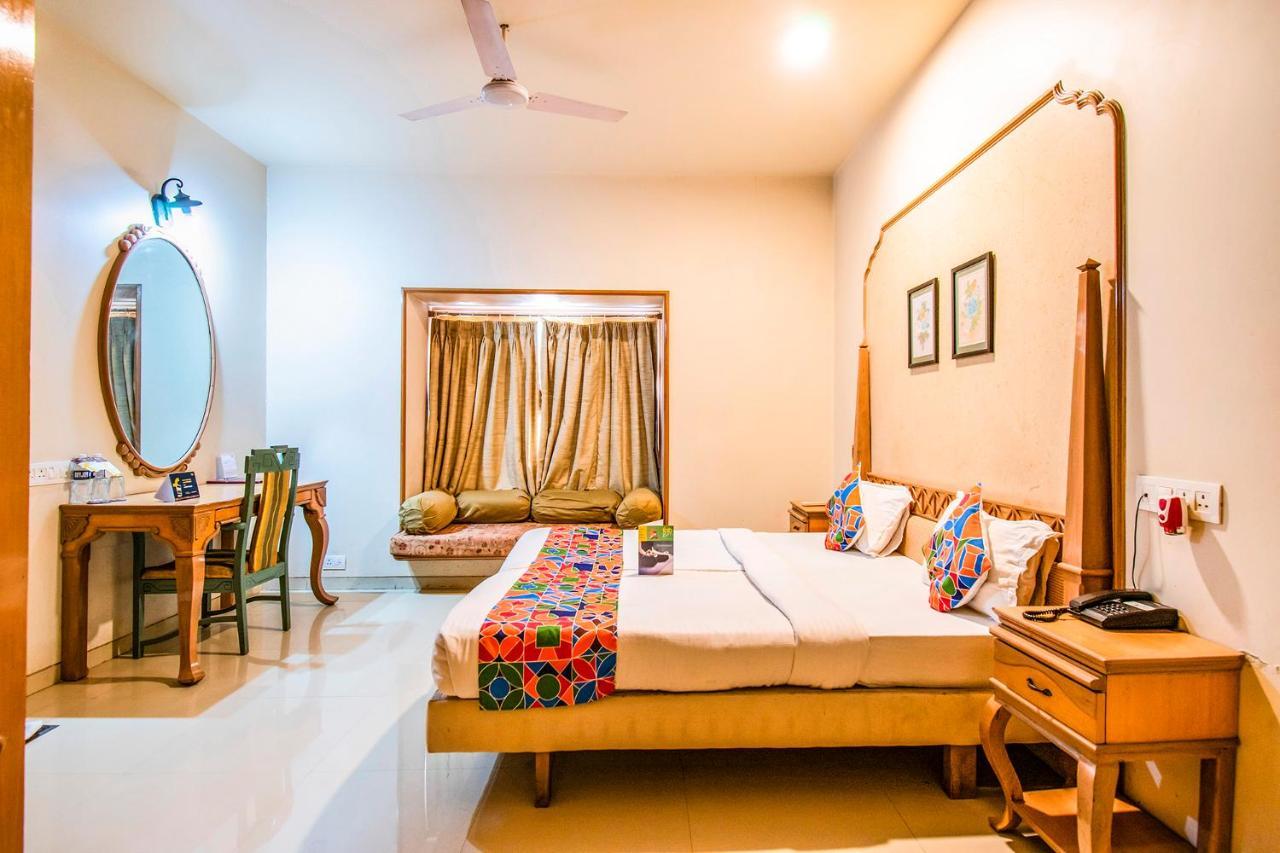 Collection O Hotel Rajwada Near The Pavillion Пюн Екстериор снимка