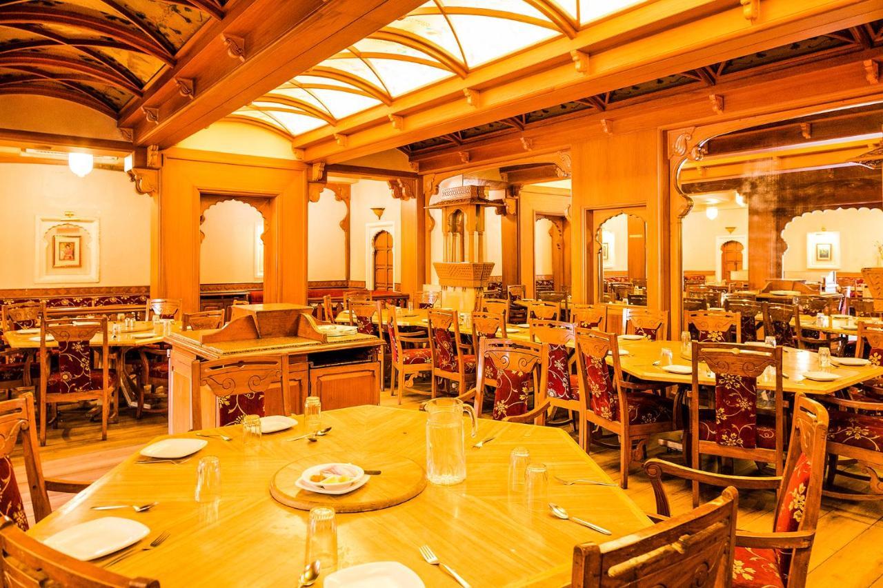 Collection O Hotel Rajwada Near The Pavillion Пюн Екстериор снимка