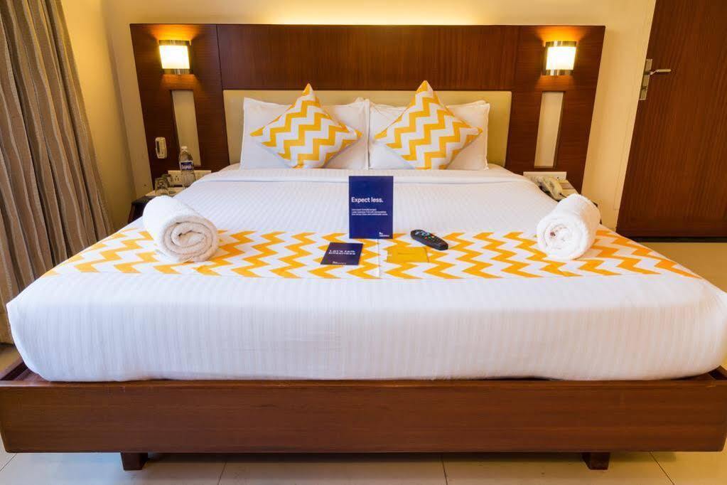 Collection O Hotel Rajwada Near The Pavillion Пюн Екстериор снимка